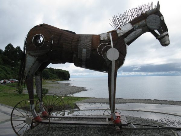 wooden horse art